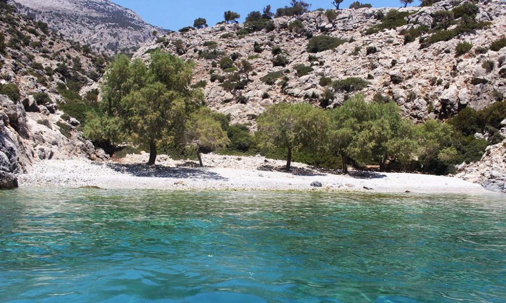 Κάλυμνος: Έχασε τη ζωή του 76χρονος Βρετανός ενώ κολυμπούσε σε παραλία του νησιού